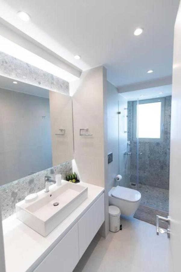 Bright Apartment In The New Building เอเธนส์ ภายนอก รูปภาพ